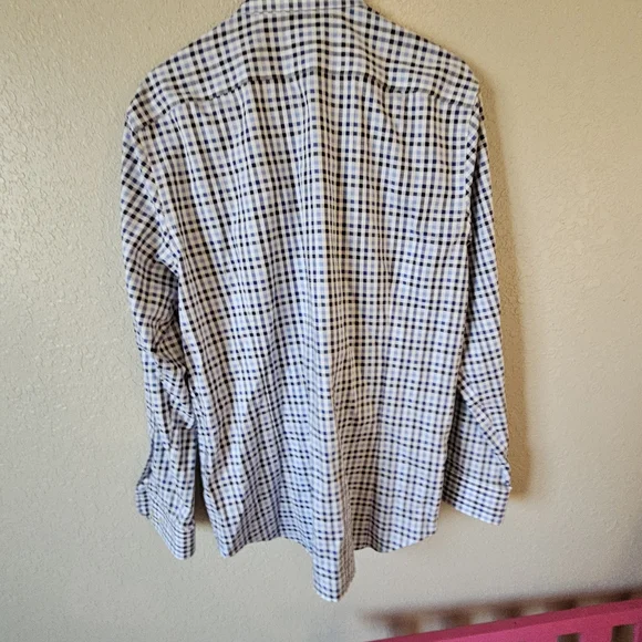 Banana Republic Black and White Checkered Men's Shirt - Picture 4 of 5